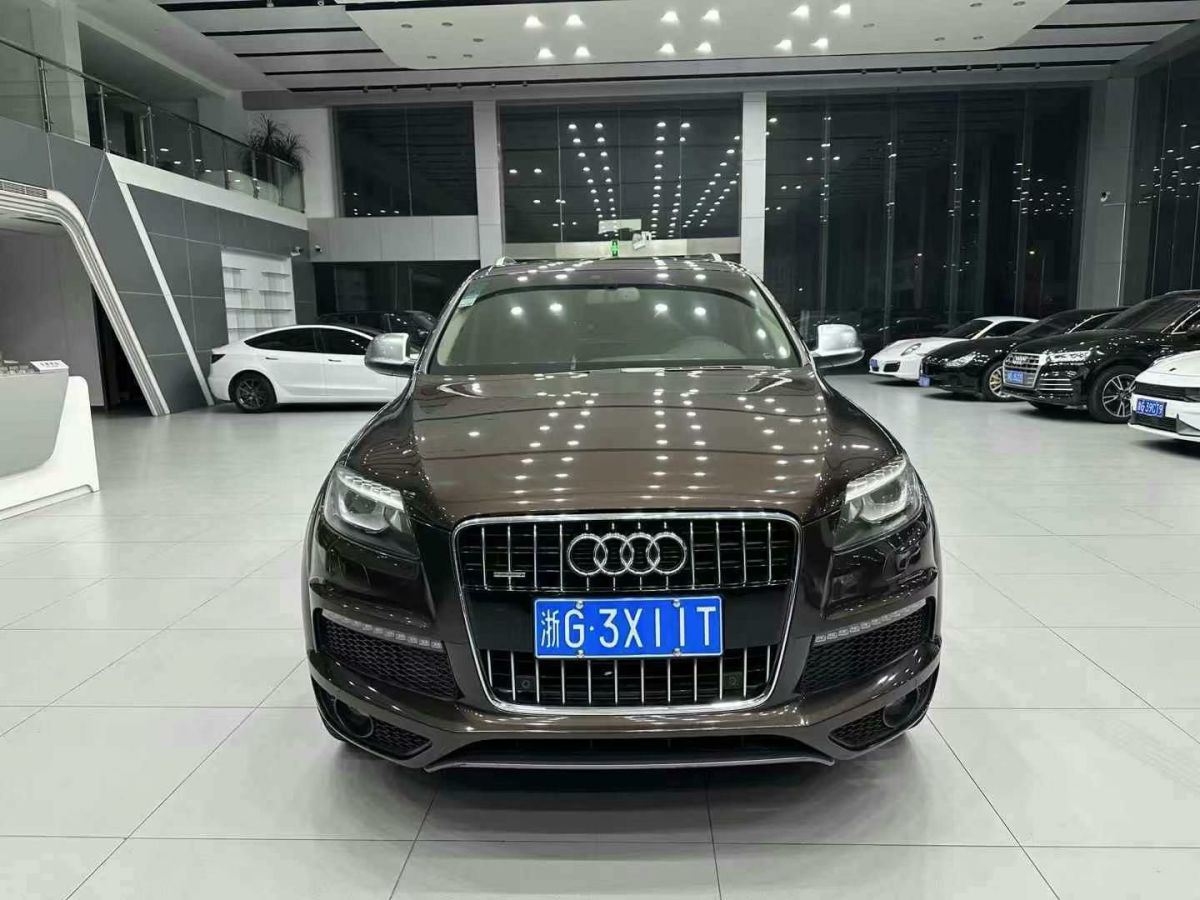 奧迪 奧迪Q7  2013款 Q7 35TFSI quattro 進(jìn)取型圖片