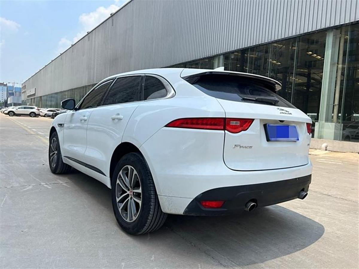 捷豹 F-PACE  2016款 2.0T 兩驅(qū)R-Sport運(yùn)動(dòng)版圖片