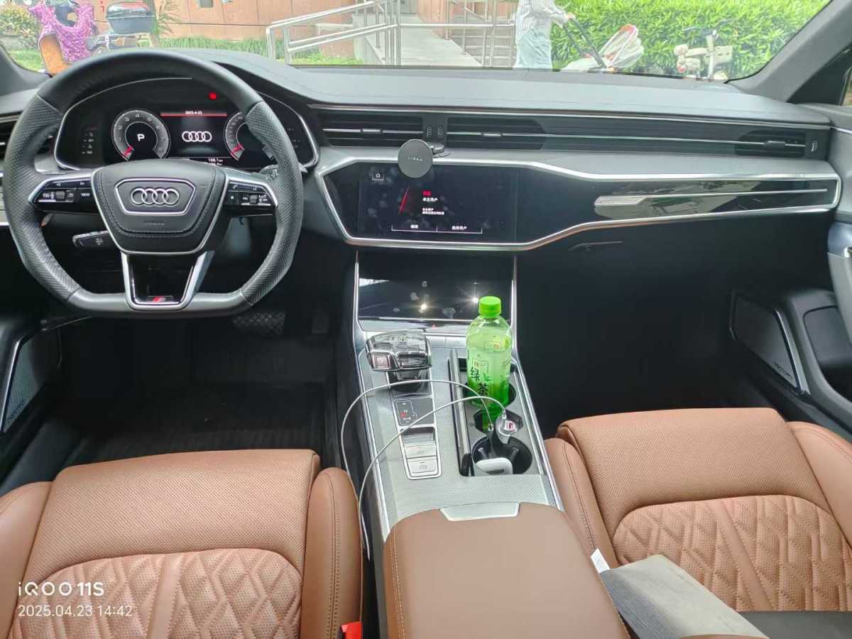 奧迪 奧迪A6L  2023款 改款 45 TFSI 臻選動(dòng)感型圖片