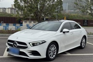 奔馳A級(jí) 奔馳 改款 A 200 L 運(yùn)動(dòng)轎車(chē)動(dòng)感型