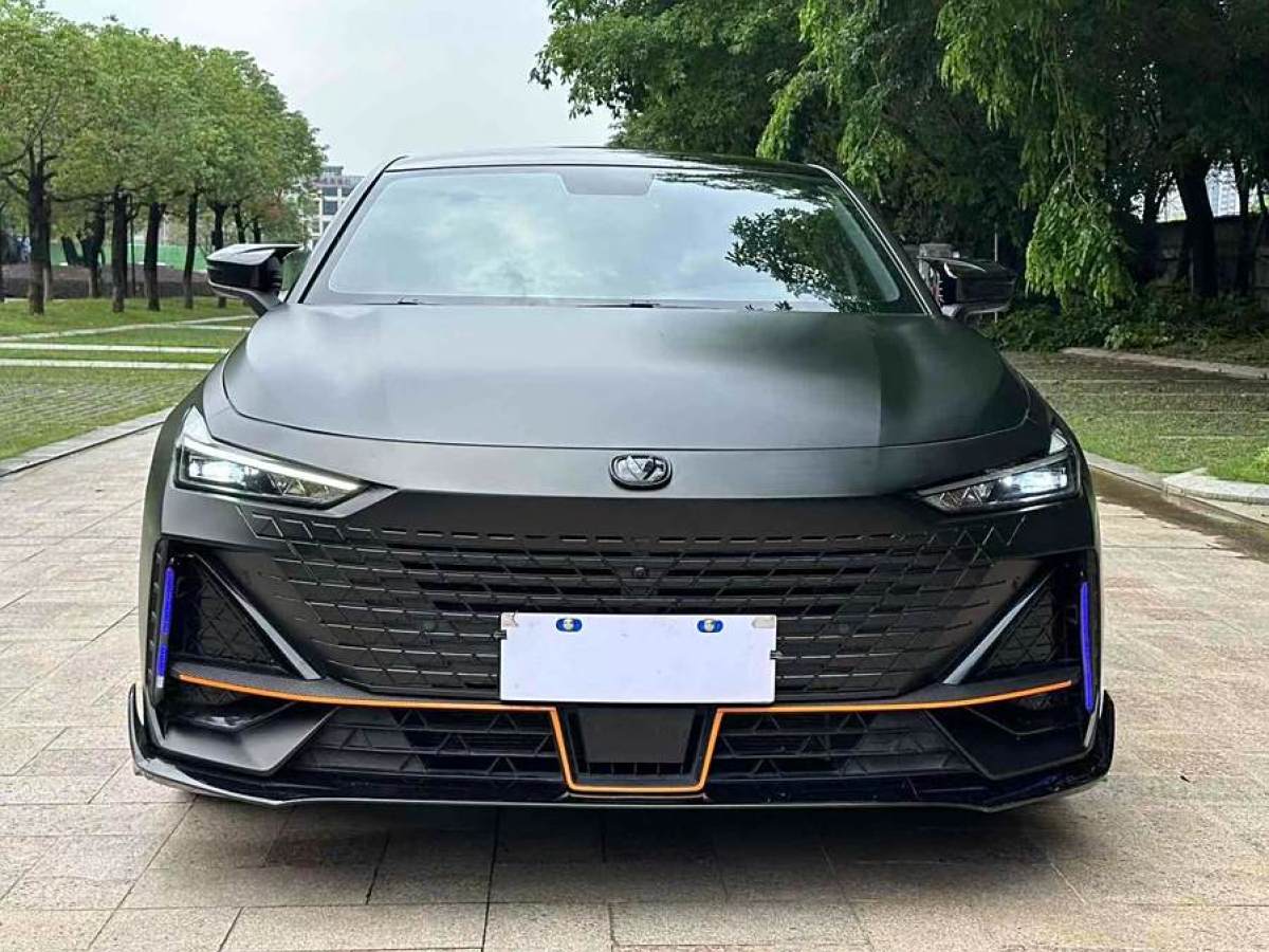 長(zhǎng)安 長(zhǎng)安UNI-V  2022款 1.5T 運(yùn)動(dòng)版圖片