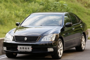 皇冠 豐田 2.5L Royal