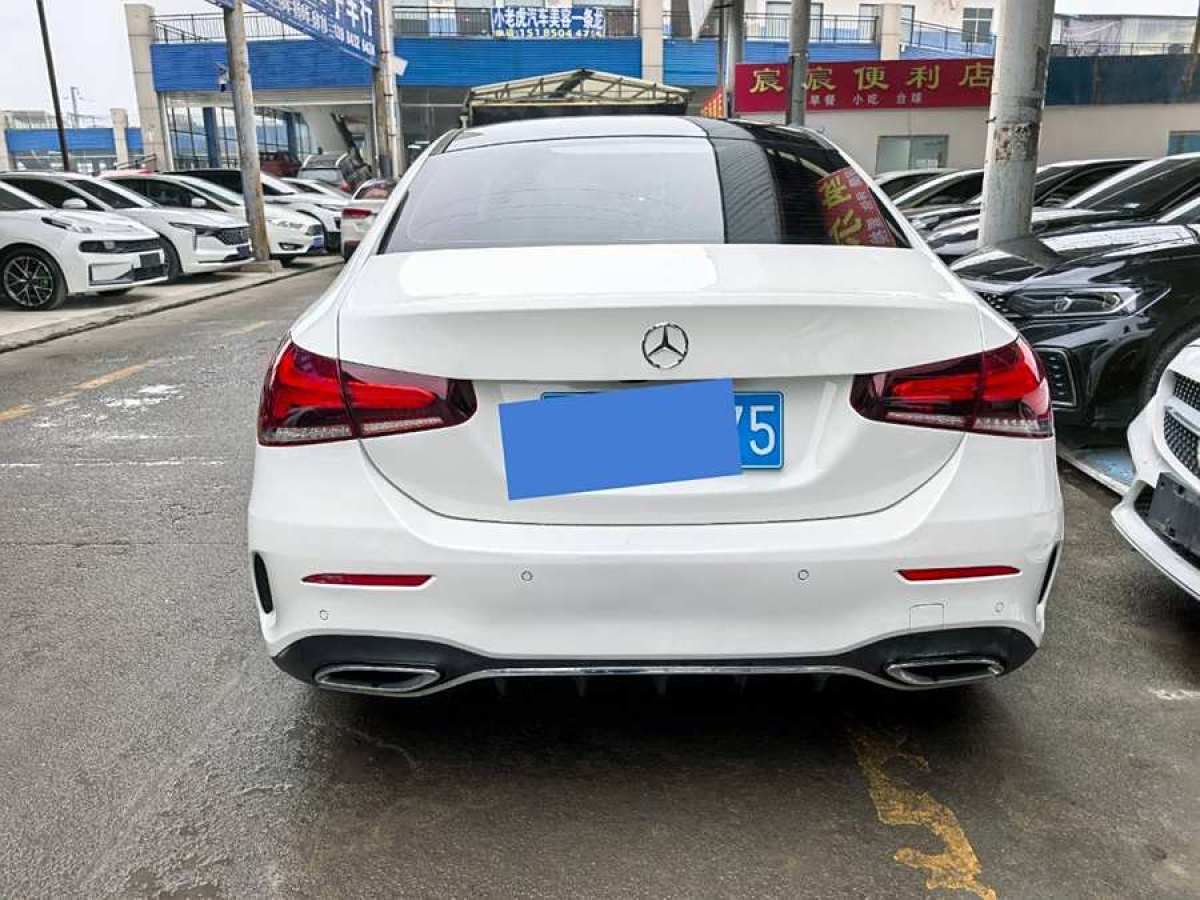 奔馳 奔馳A級(jí)  2019款  改款 A 200 L 運(yùn)動(dòng)轎車圖片