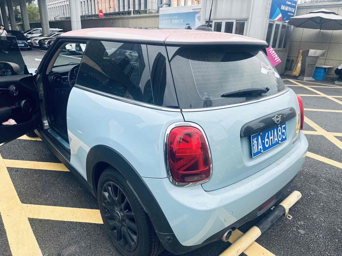 MINI MINI  2020款 1.5T COOPER 經(jīng)典派圖片