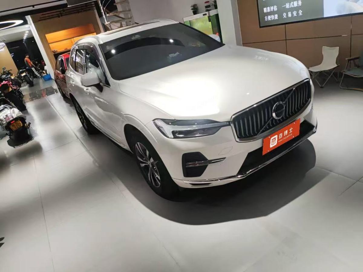 沃爾沃 XC60  2022款 B5 四驅(qū)智逸豪華版圖片