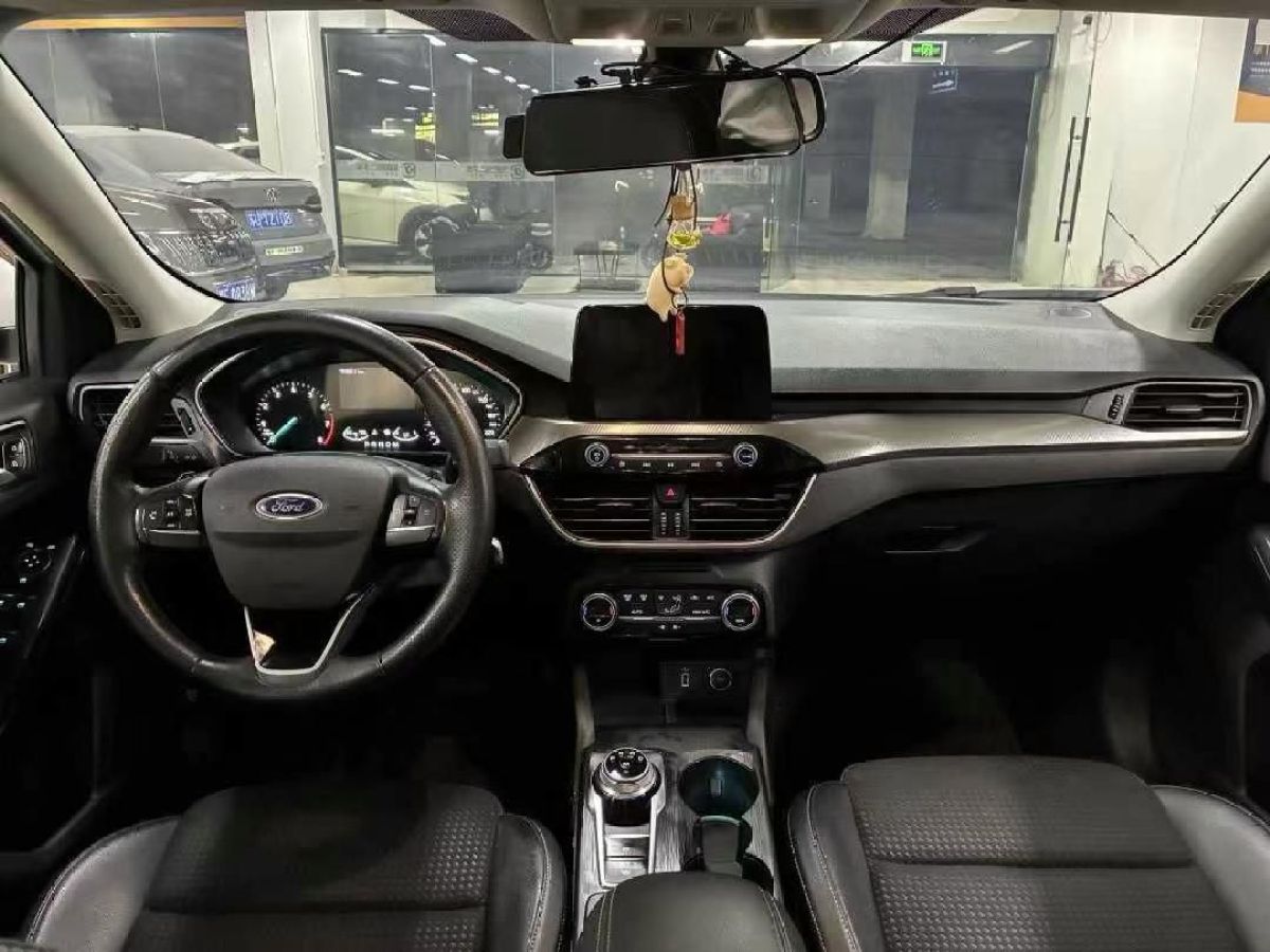 福特 福克斯  2019款 三廂 EcoBoost 180 自動ST Line圖片
