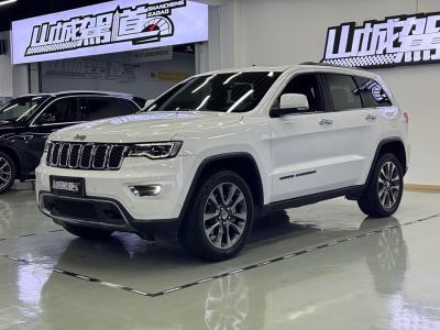 2018年10月 Jeep 大切諾基(進(jìn)口) 3.0L 舒享導(dǎo)航版圖片