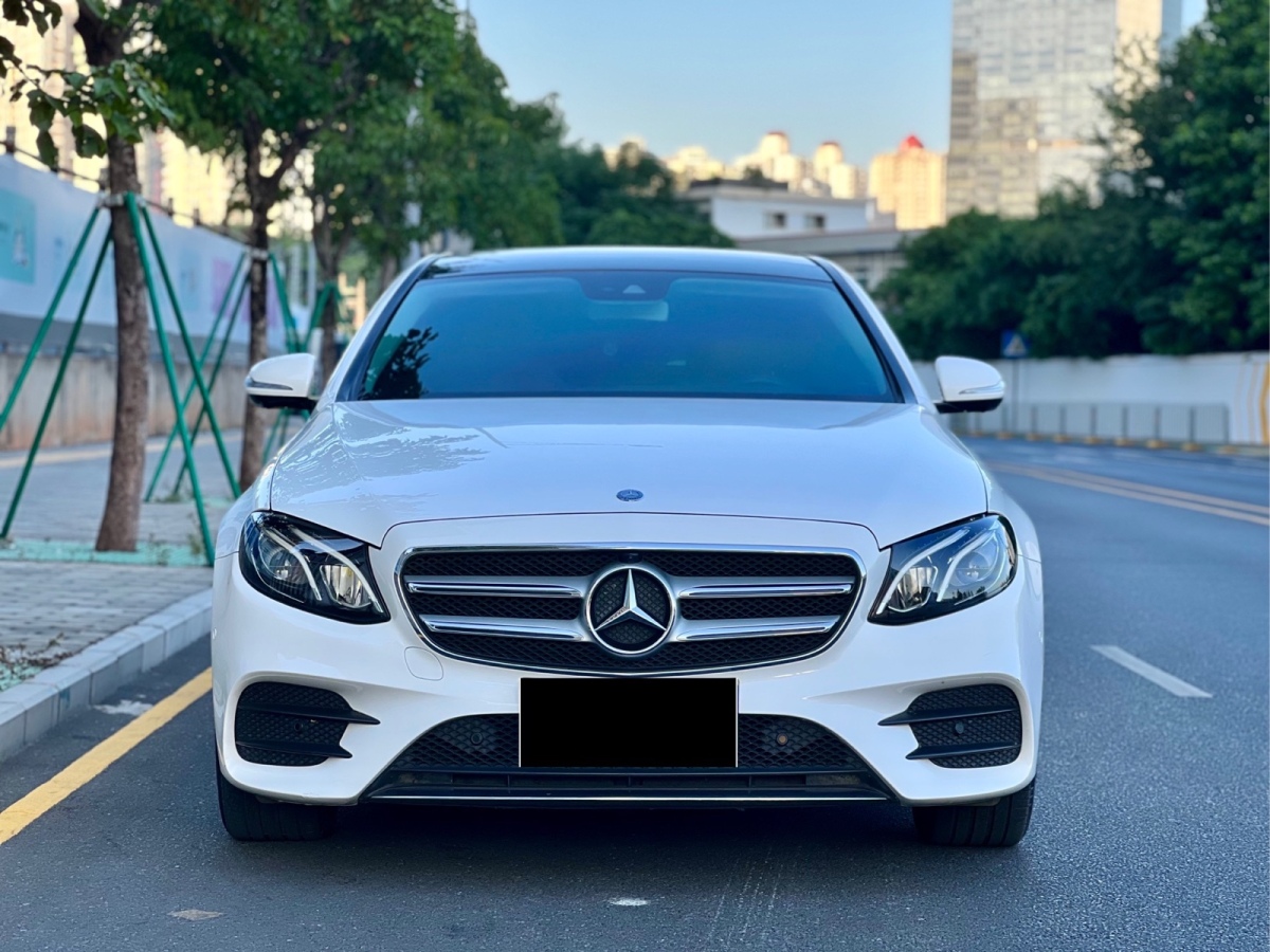 奔驰 奔驰e级 2016款 e 300 l 运动豪华型图片