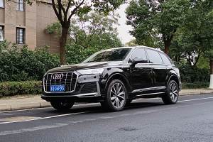 奥迪Q7 奥迪 55 TFSI quattro S line运动型