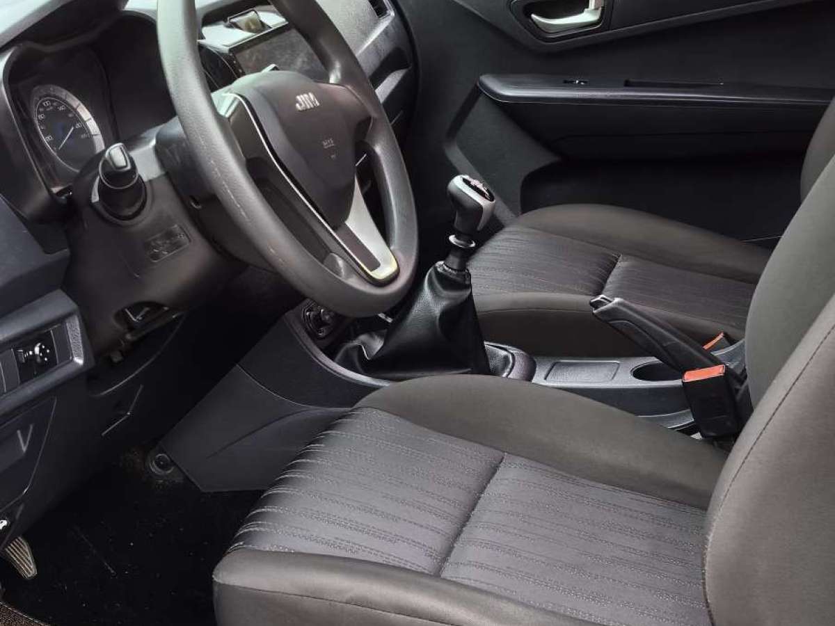 五十铃 瑞迈  2019款  瑞迈S 2.5T两驱柴油超豪华款加长版JE4D25Q5A图片