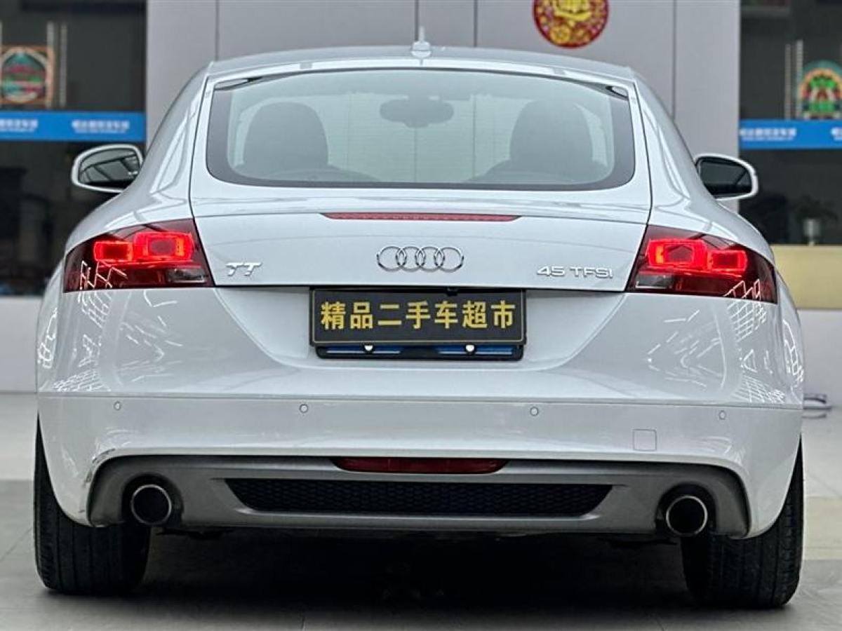 奧迪 奧迪TT  2013款 TT Coupe 45 TFSI quattro 白色經(jīng)典版圖片