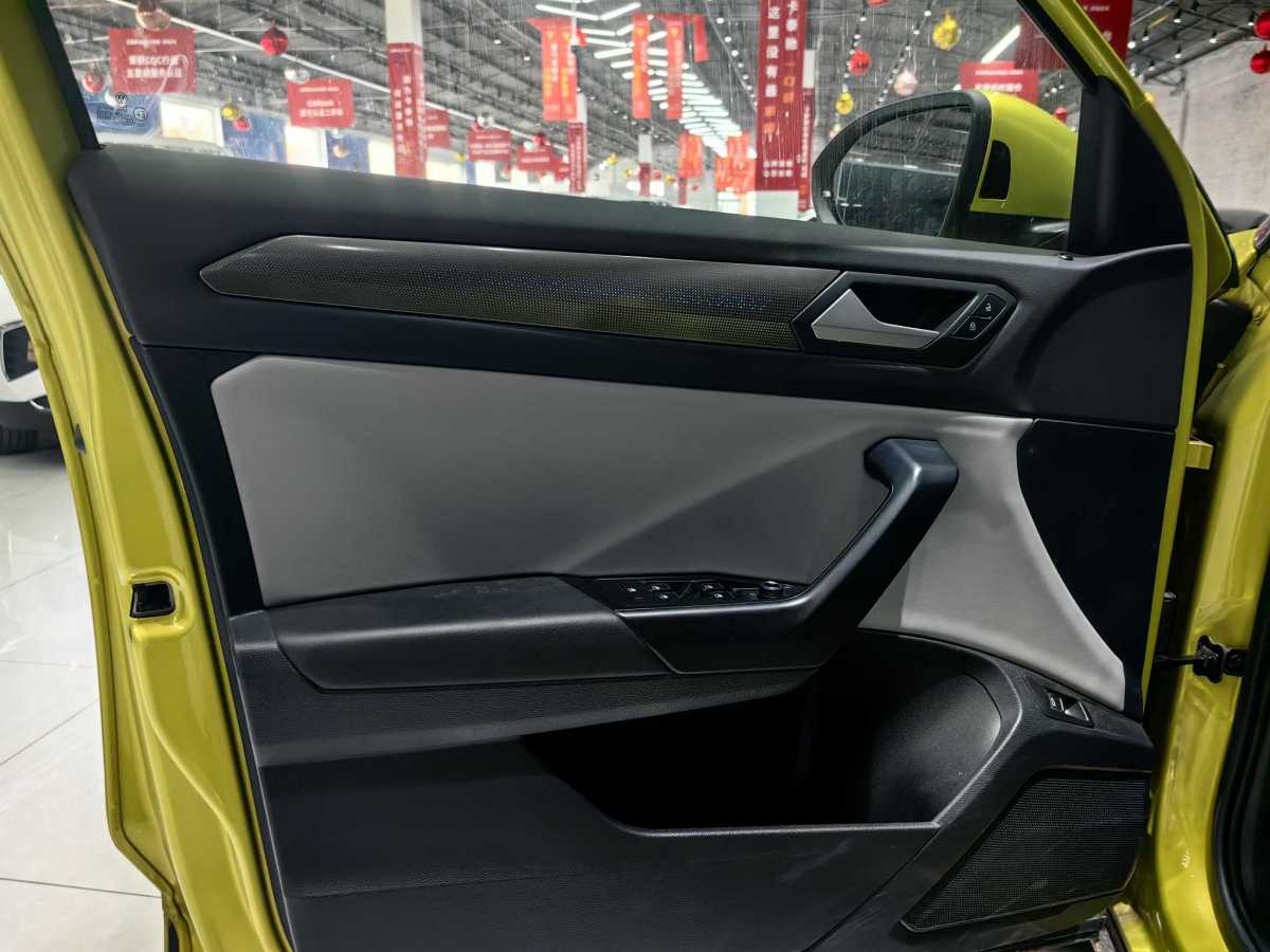 大眾 T-ROC探歌  2023款 300TSI DSG兩驅(qū)星光版圖片
