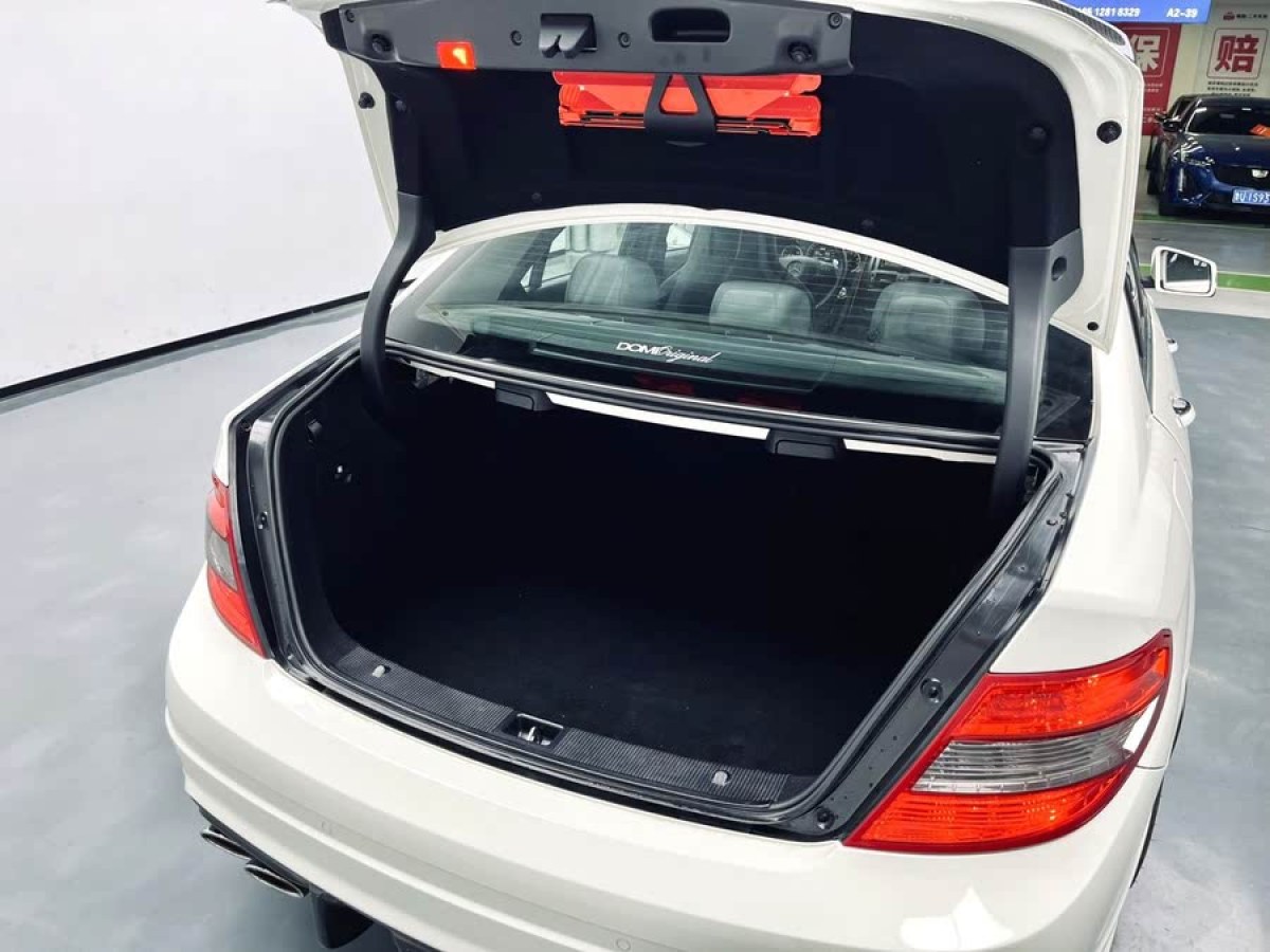 奔馳 奔馳C級(jí)AMG  2010款 AMG C 63 動(dòng)感型增強(qiáng)版圖片