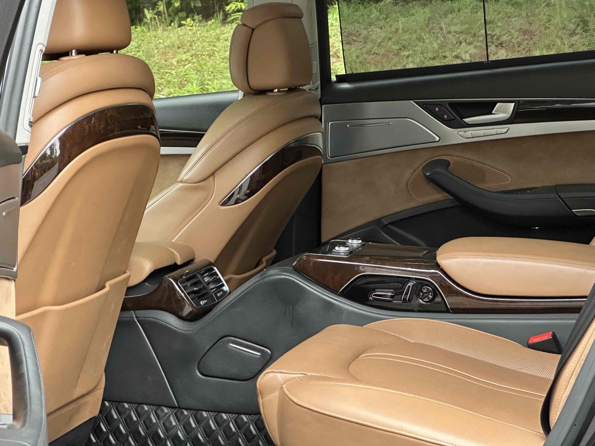 奧迪 奧迪A8  2014款 A8L 45 TFSI quattro豪華型圖片