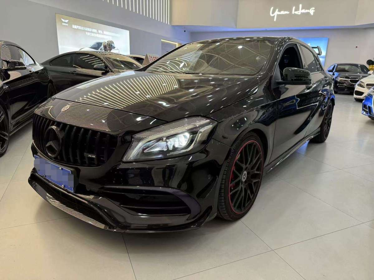 奔馳 奔馳A級AMG  2017款 AMG A 45 4MATIC 暗夜雷霆限量版圖片