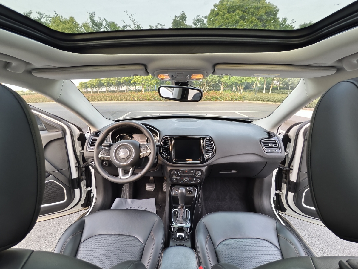 Jeep 指南者  2020款 220T 自動(dòng)夜鷹版圖片