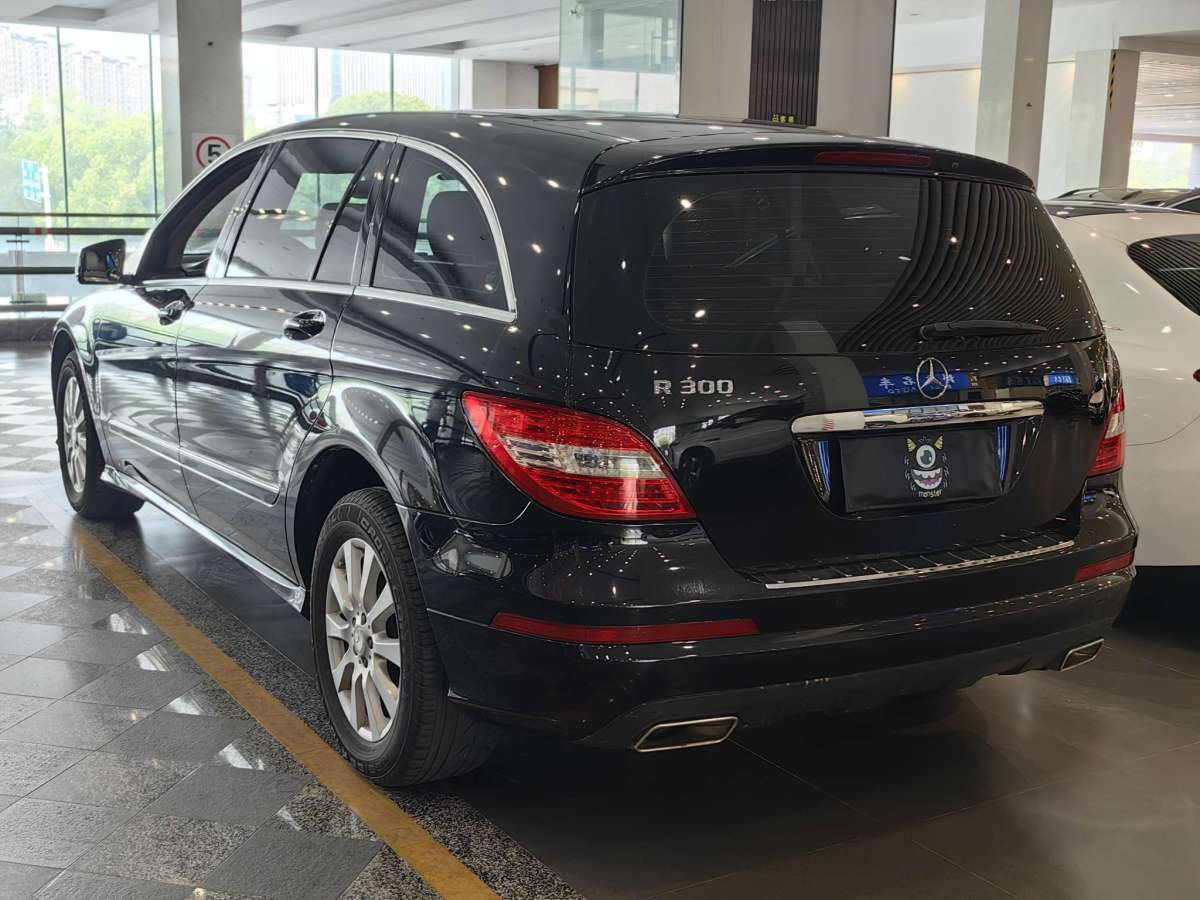 奔馳 奔馳R級  2011款 R 300 L 豪華型圖片