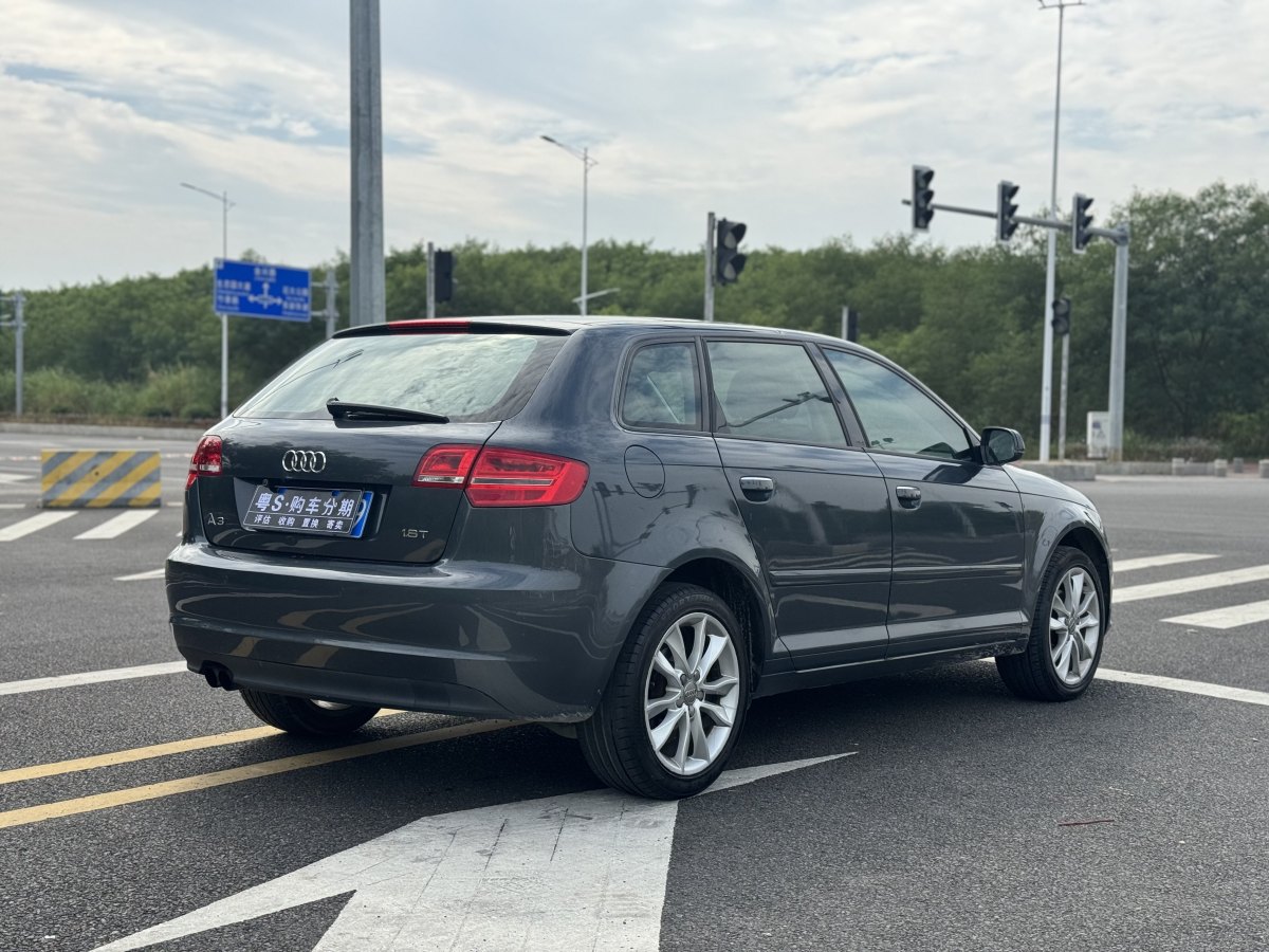 奧迪 奧迪A3  2010款 Sportback 1.8T 豪華型圖片