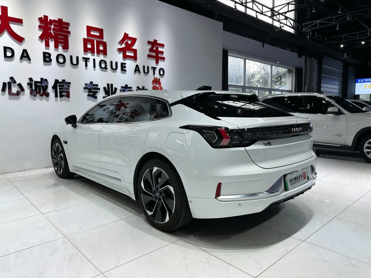 2022年08月極氪 極氪001  2021款 長續(xù)航雙電機 WE版