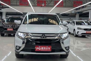 歐藍(lán)德 三菱 2.4L 四驅(qū)精英版 7座