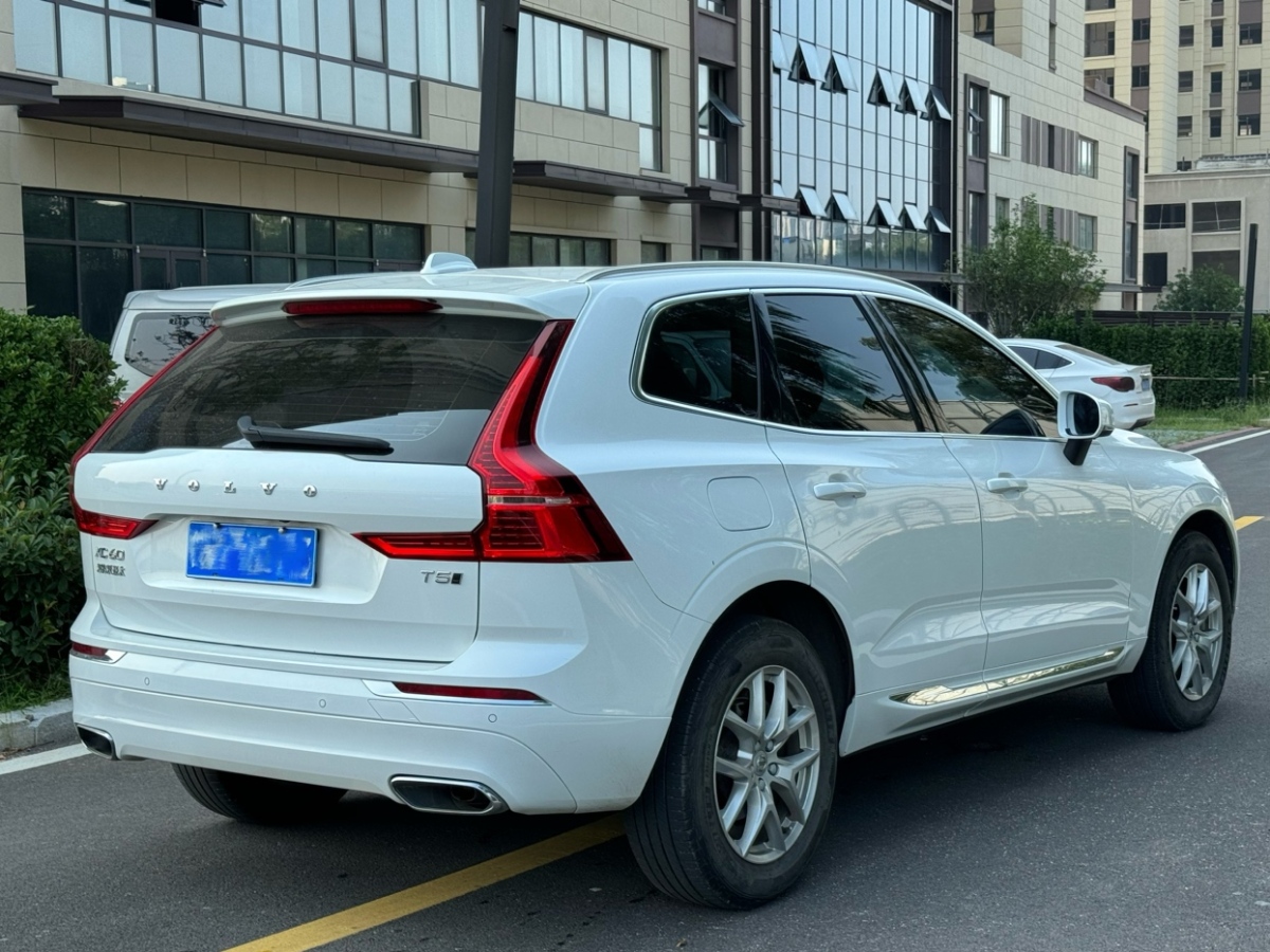 沃爾沃 XC60  2020款 T5 四驅(qū)智逸豪華版圖片