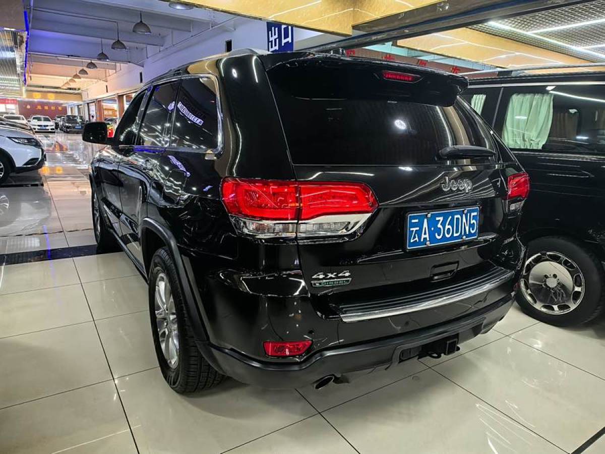 Jeep 大切諾基  2015款 3.0TD 柴油 精英導(dǎo)航版圖片