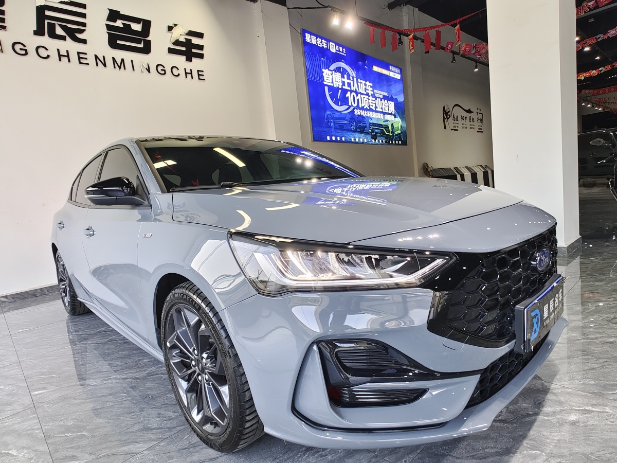 福特 福克斯  2022款 兩廂 EcoBoost 180 自動(dòng)ST Line圖片