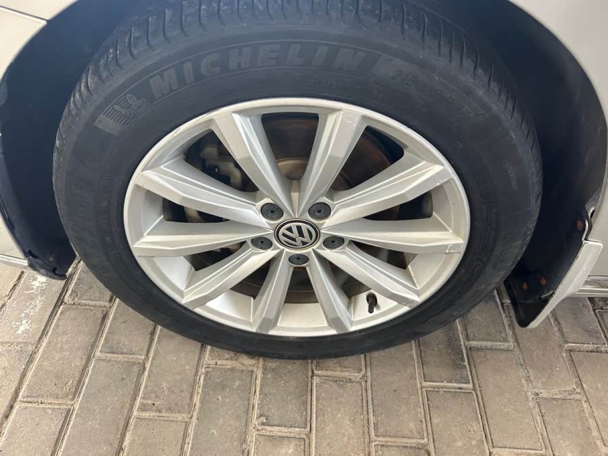 大眾 邁騰  2019款  330TSI DSG 領(lǐng)先型 國(guó)VI圖片