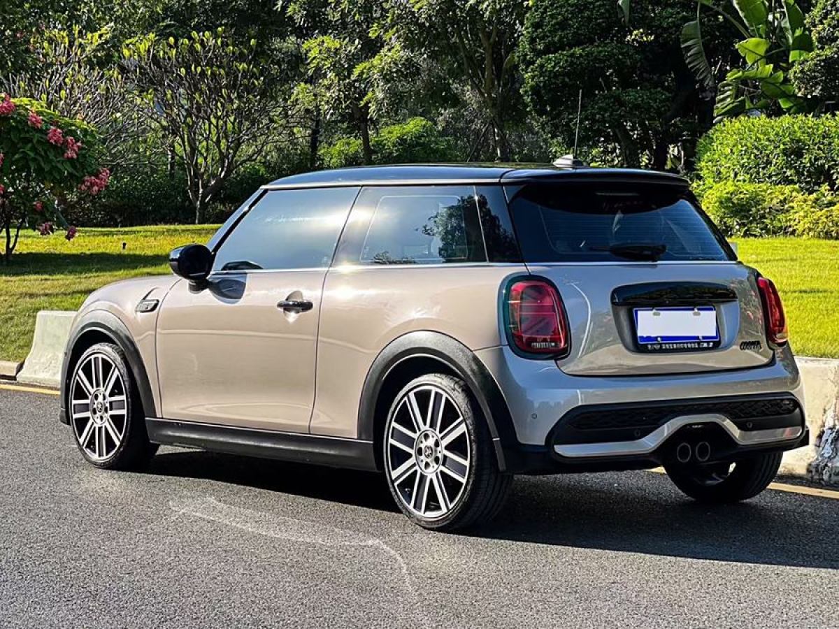 MINI MINI  2023款 改款 2.0T COOPER S 藝術(shù)家圖片