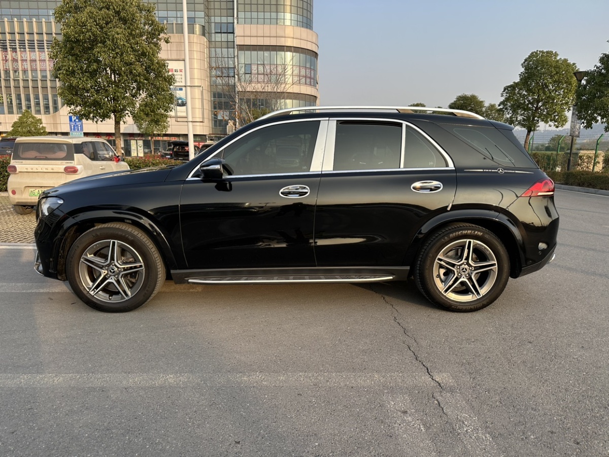 奔馳 奔馳GLE  2020款 改款 GLE 450 4MATIC 時(shí)尚型圖片