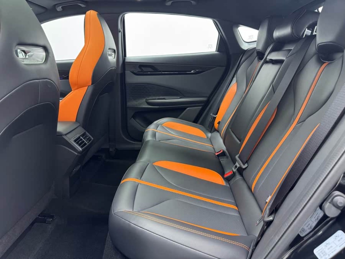 長(zhǎng)安 長(zhǎng)安UNI-V  2024款 1.5T 尊貴運(yùn)動(dòng)型圖片