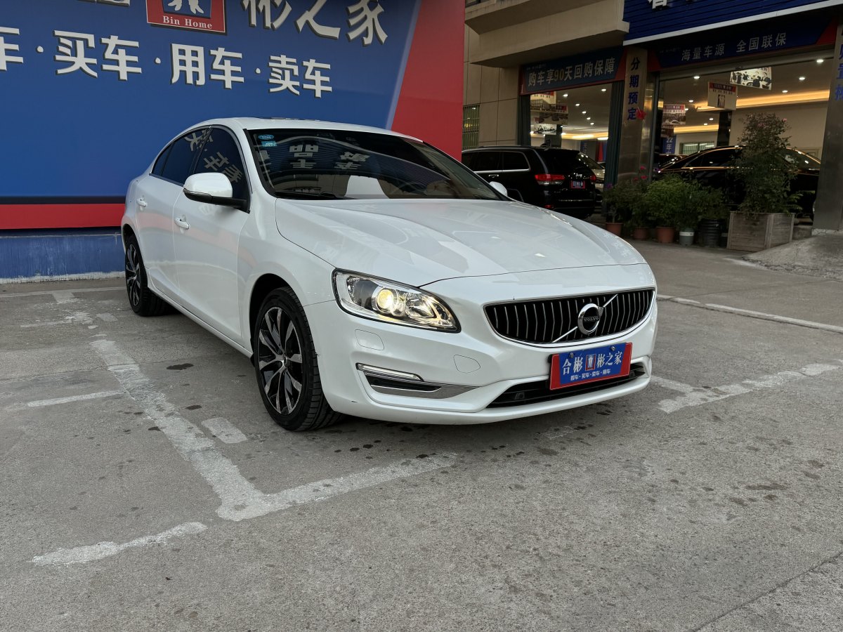 沃爾沃 S60  2014款 2.0T T5 個(gè)性運(yùn)動(dòng)版(改款)圖片