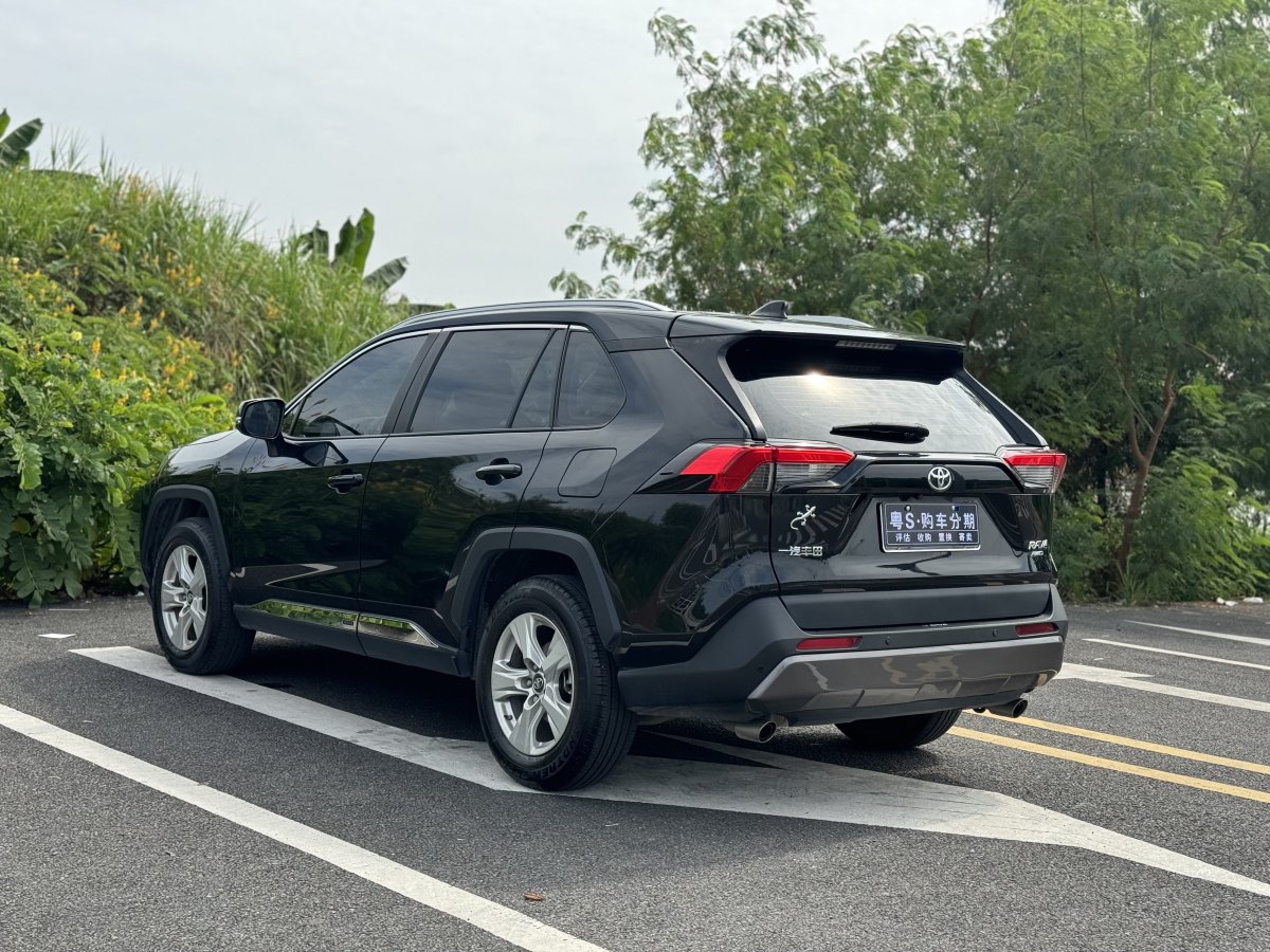 豐田 RAV4  2018款 榮放 2.0L CVT兩驅(qū)都市版圖片