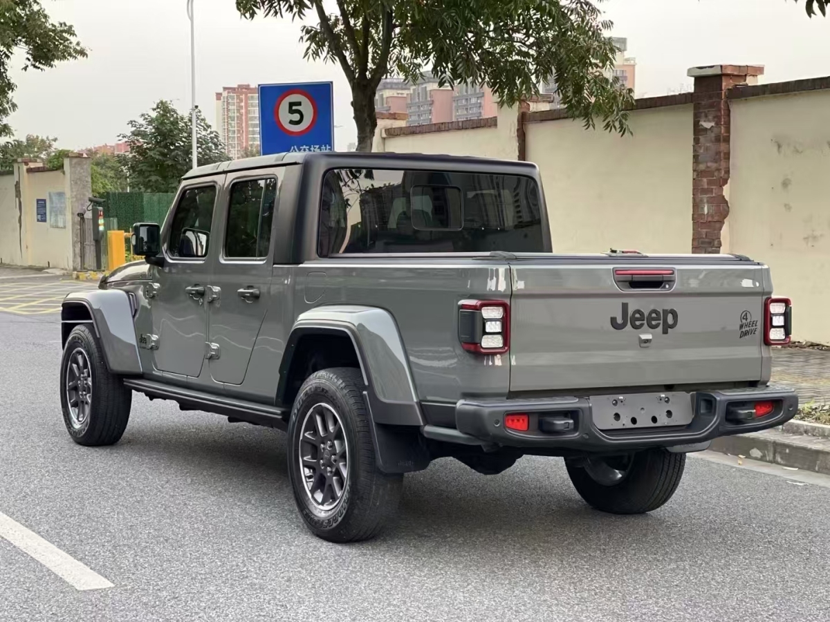 2023年3月Jeep 角斗士  2022款 3.6L 先行版