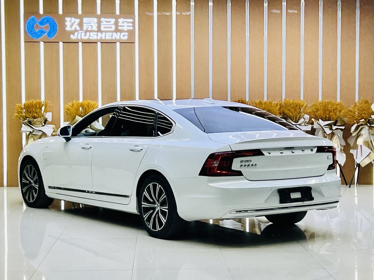 沃爾沃 S90新能源  2021款 T8 E驅(qū)混動(dòng) 智逸豪華版圖片