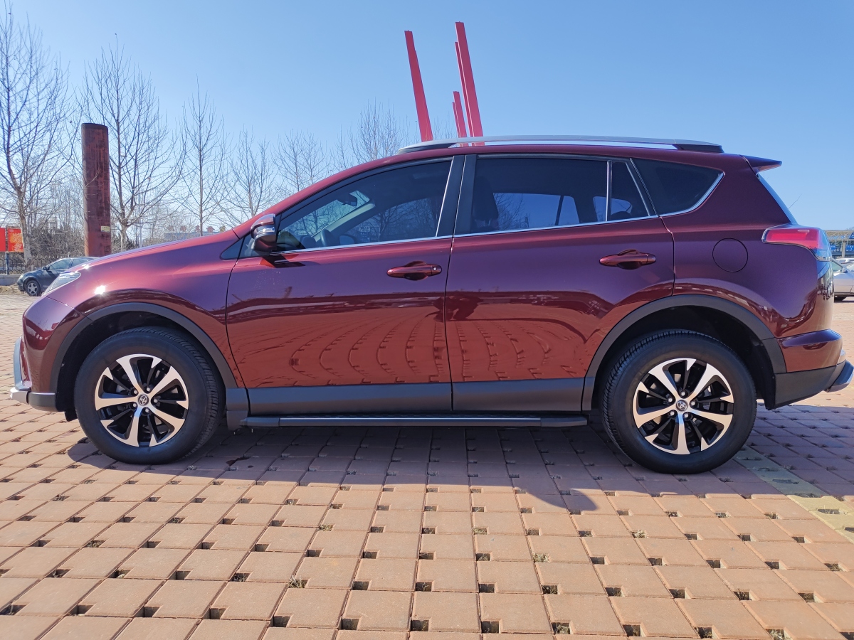 2019年4月豐田 RAV4  2019款 榮放 2.0L CVT兩驅(qū)先鋒版