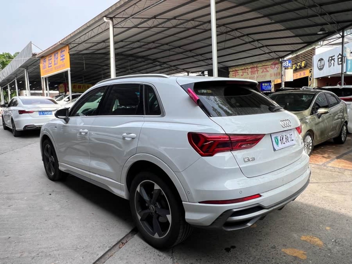 奧迪 奧迪Q3  2019款  35 TFSI 時(shí)尚動(dòng)感型圖片