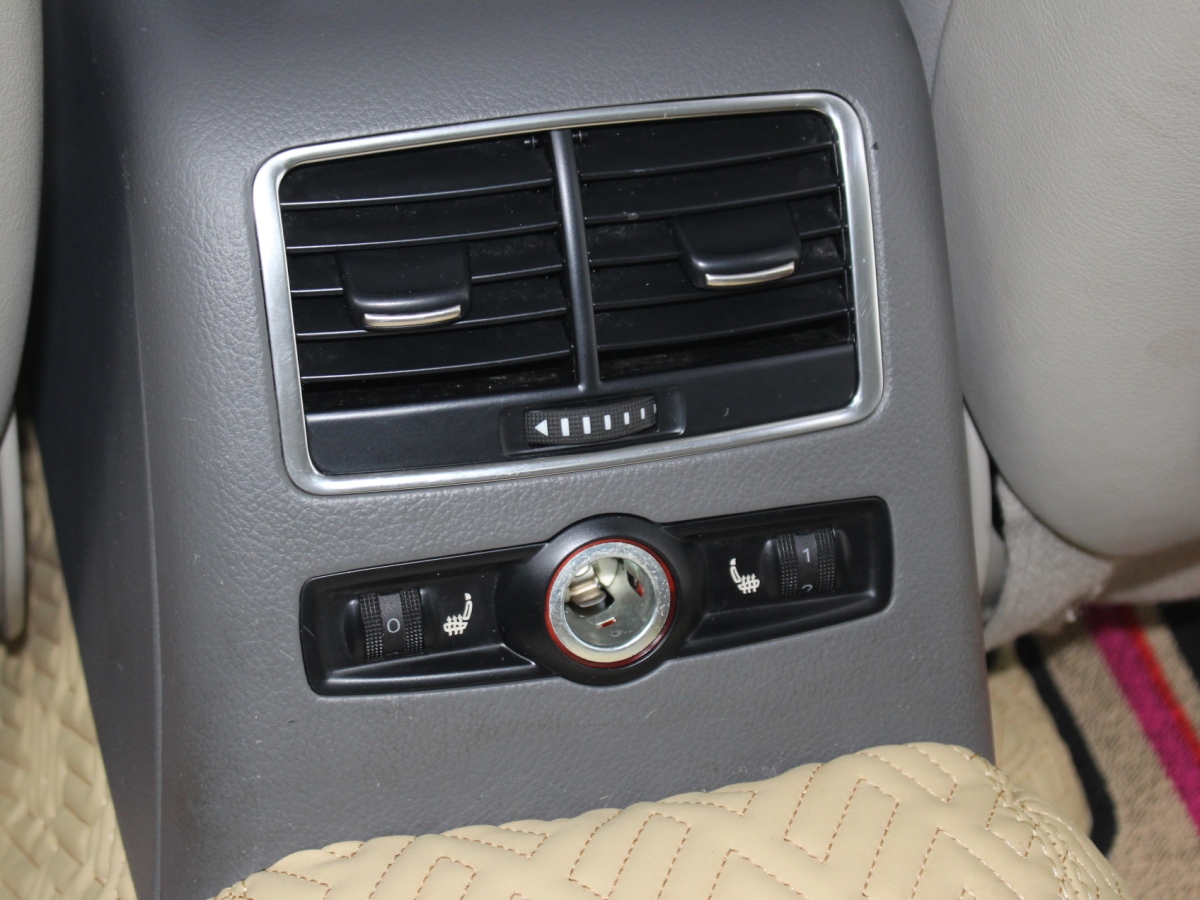 2011年8月奥迪 奥迪A6L  2011款 2.4L 舒适型