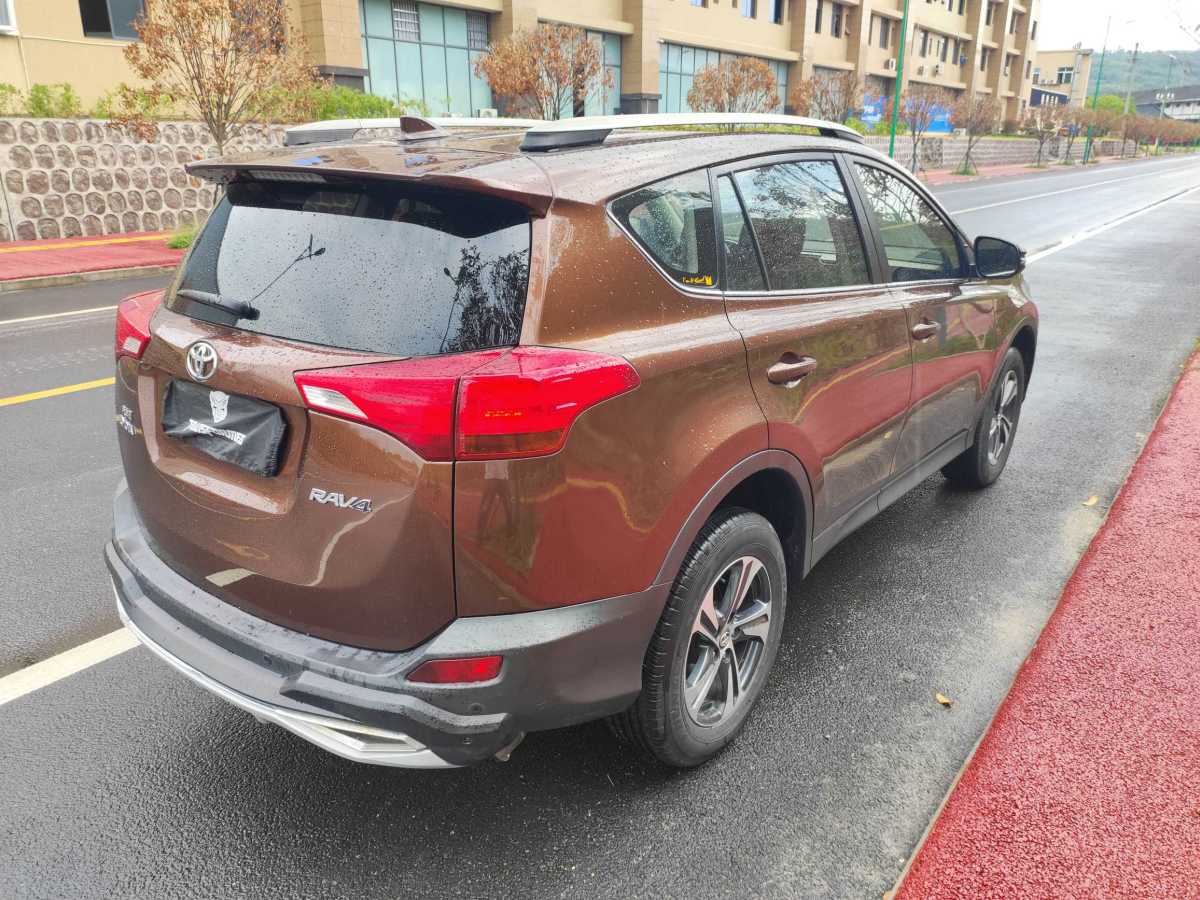 豐田 RAV4  2018款 榮放 2.0L CVT兩驅風尚版圖片