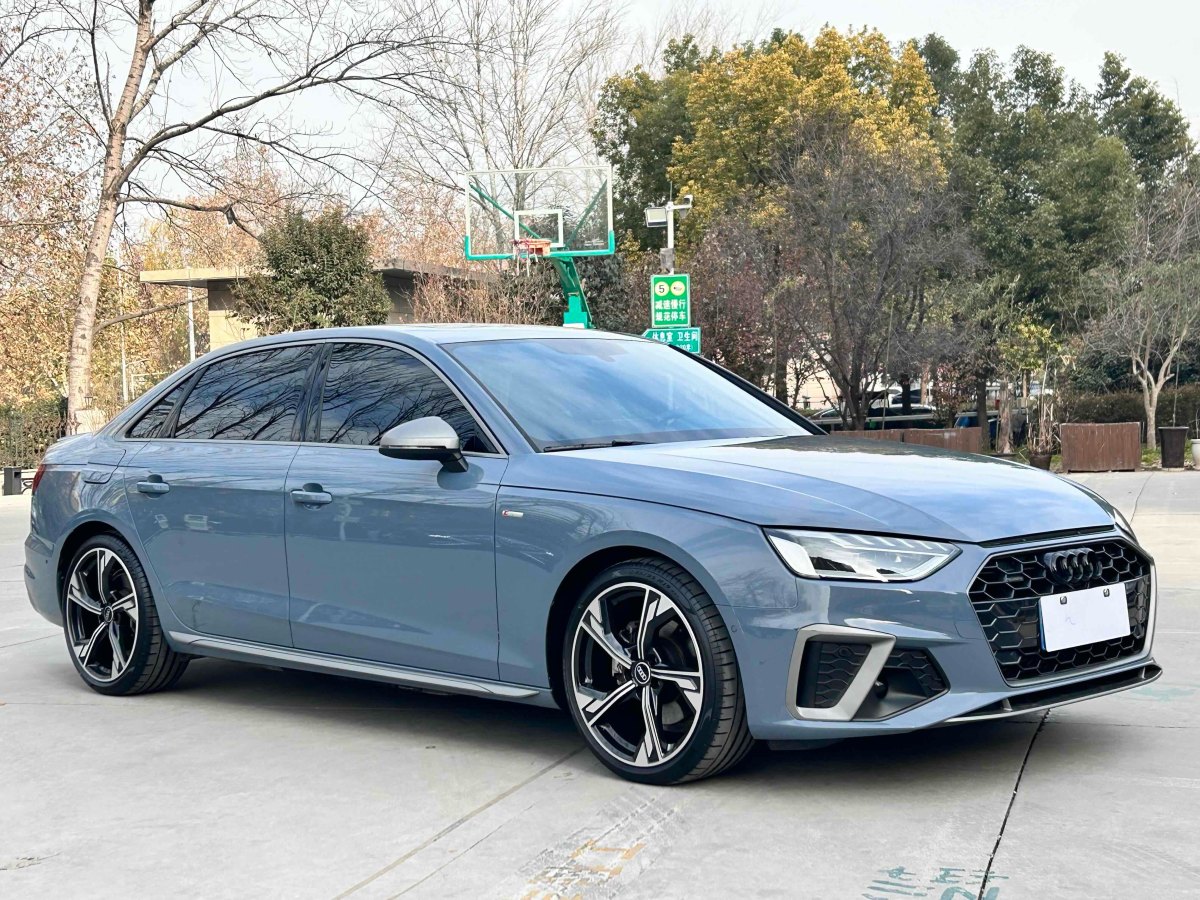 奧迪 奧迪A4L  2022款 40 TFSI quattro RS套件燃速型圖片