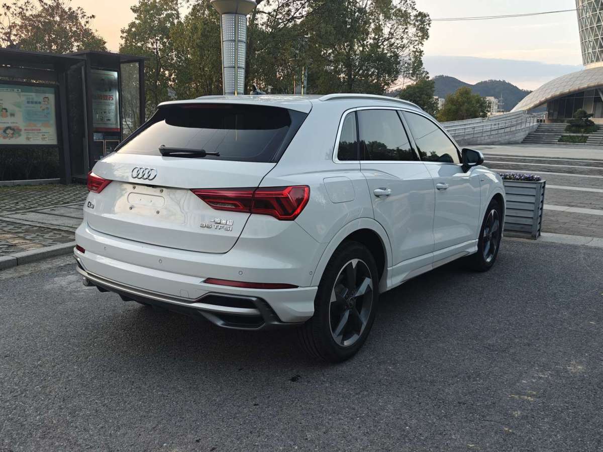 奧迪 奧迪Q3  2022款 35 TFSI 進(jìn)取動感型圖片