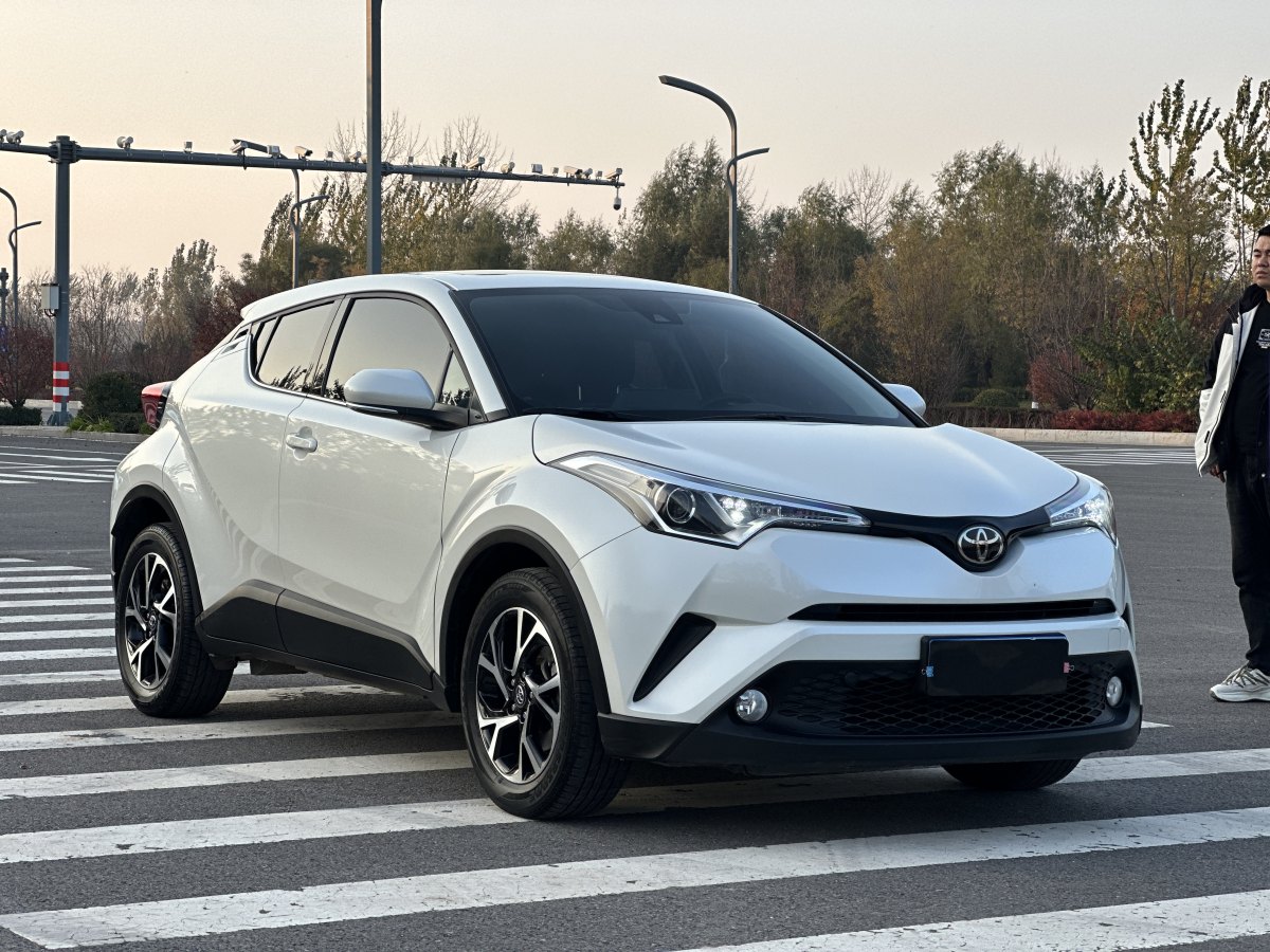 豐田 C-HR  2020款 2.0L 領先版圖片