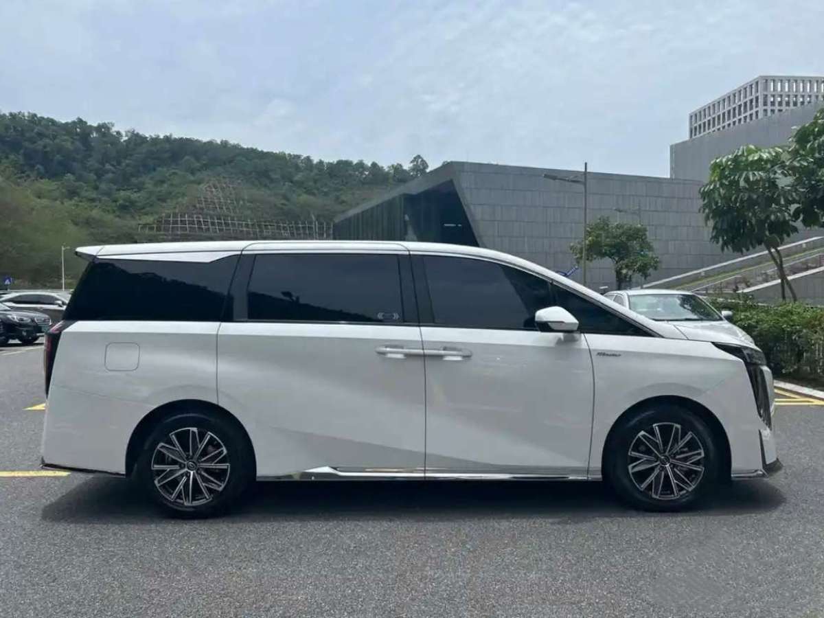 廣汽傳祺 M8  2023款 宗師系列 400T 自動(dòng)至尊圖片