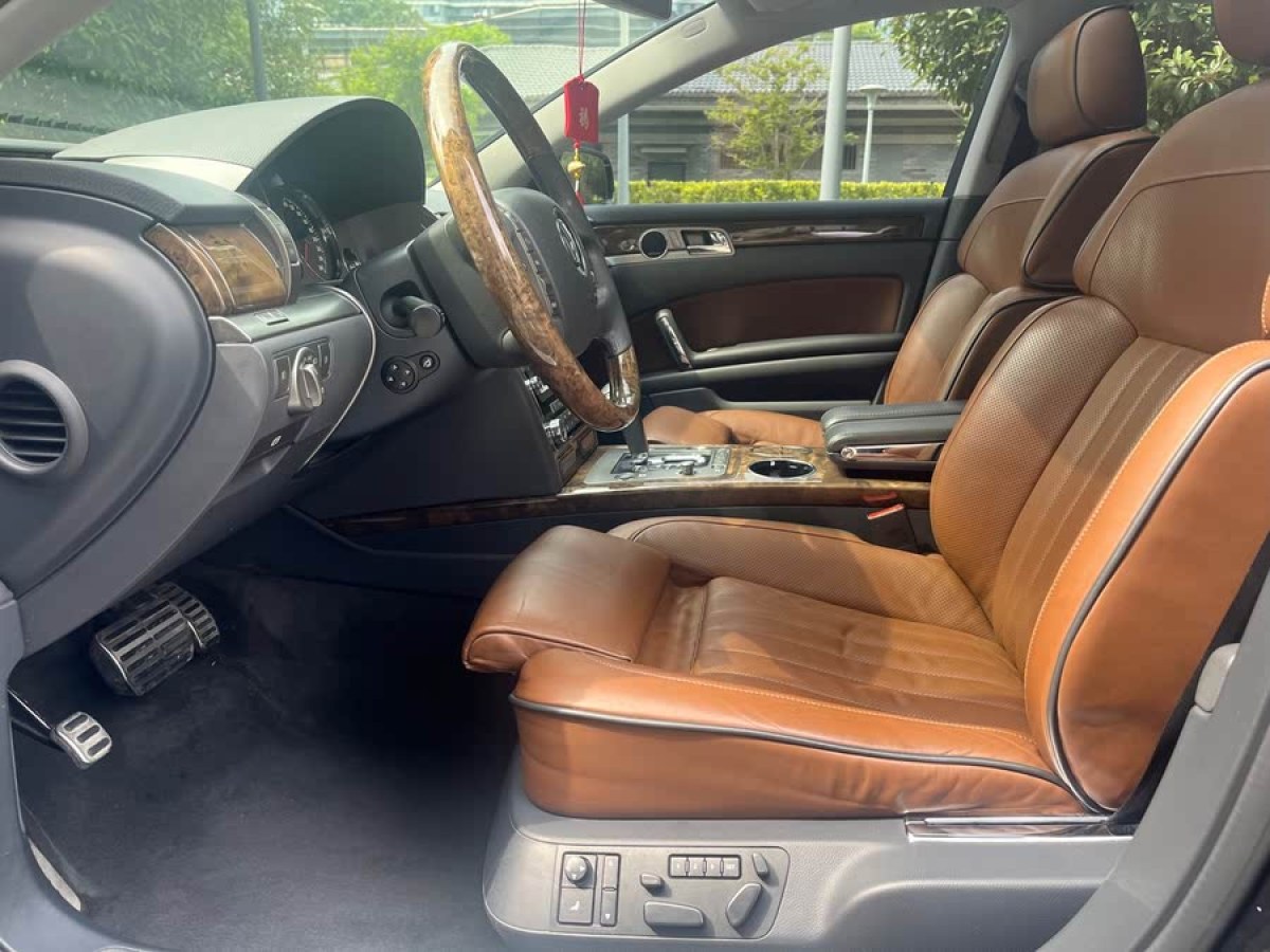 大眾 輝騰  2011款 3.6L V6 4座加長Individual版圖片