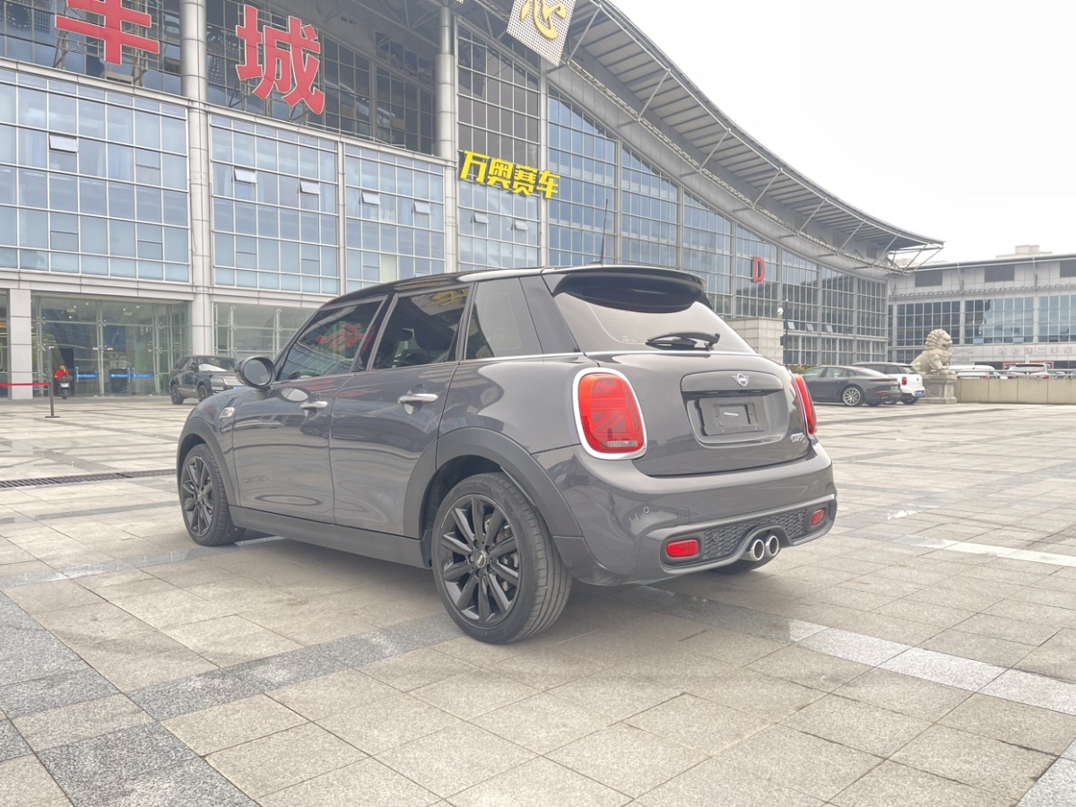 MINI MINI  2021款 2.0T COOPER S 經(jīng)典派 五門版圖片