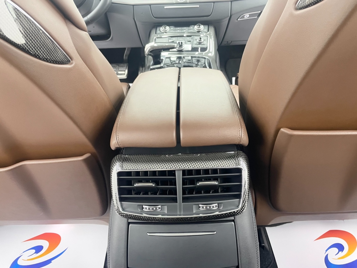 奧迪 奧迪S8  2013款 S8 4.0TFSI quattro圖片