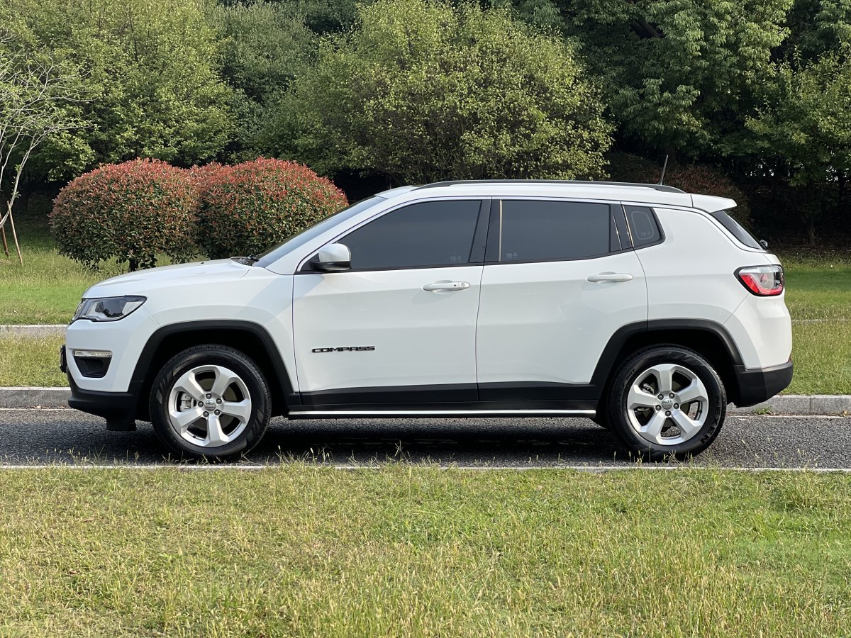 Jeep 指南者  2020款 220T 自動(dòng)精英版圖片