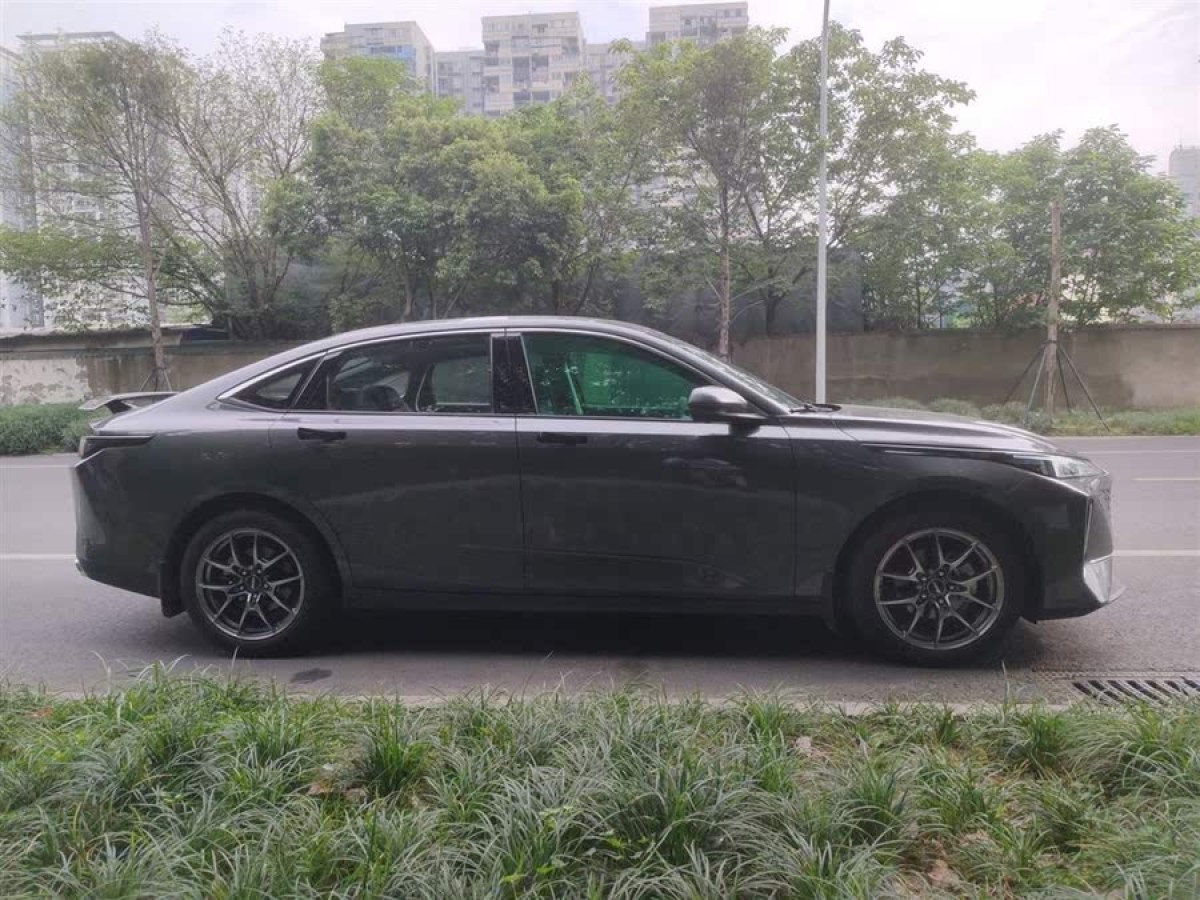 長安 逸達  2023款 藍鯨NE 1.5T GDI DCT領(lǐng)航型圖片