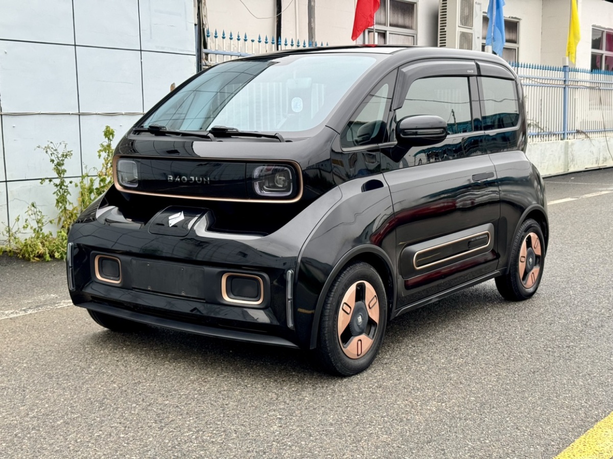 寶駿 寶駿KiWi EV  2022款 藝術(shù)家輕享版 三元鋰圖片