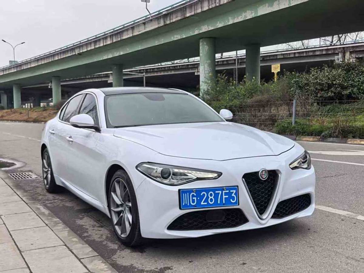 阿爾法·羅密歐 Giulia  2017款 2.0T 200HP 豪華版圖片